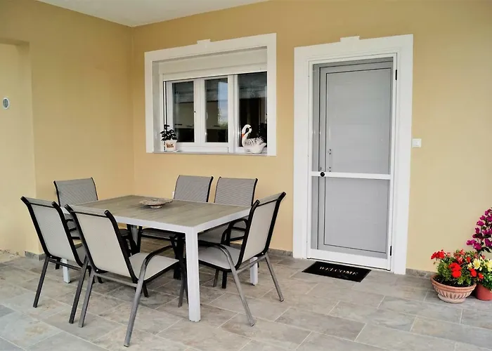 度假居 Melody 圣尼古拉奥斯